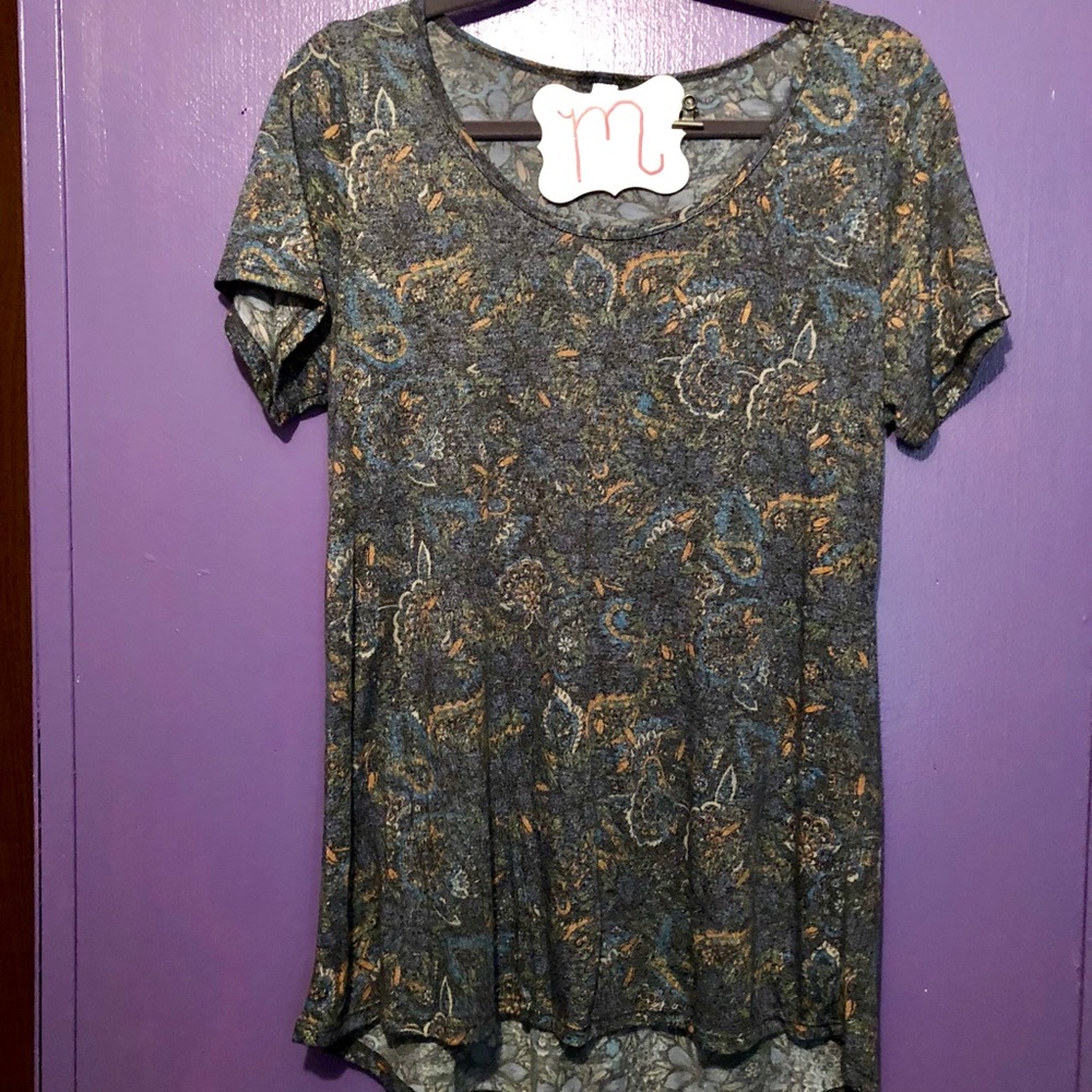 NWOT Lularoe Classic T
